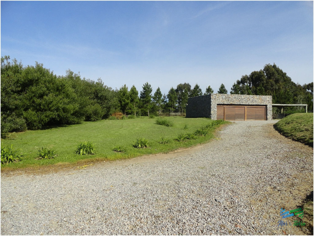 Chacra ID.2040 - Casa 5 dormitorios a 1 cuadra del mar.
