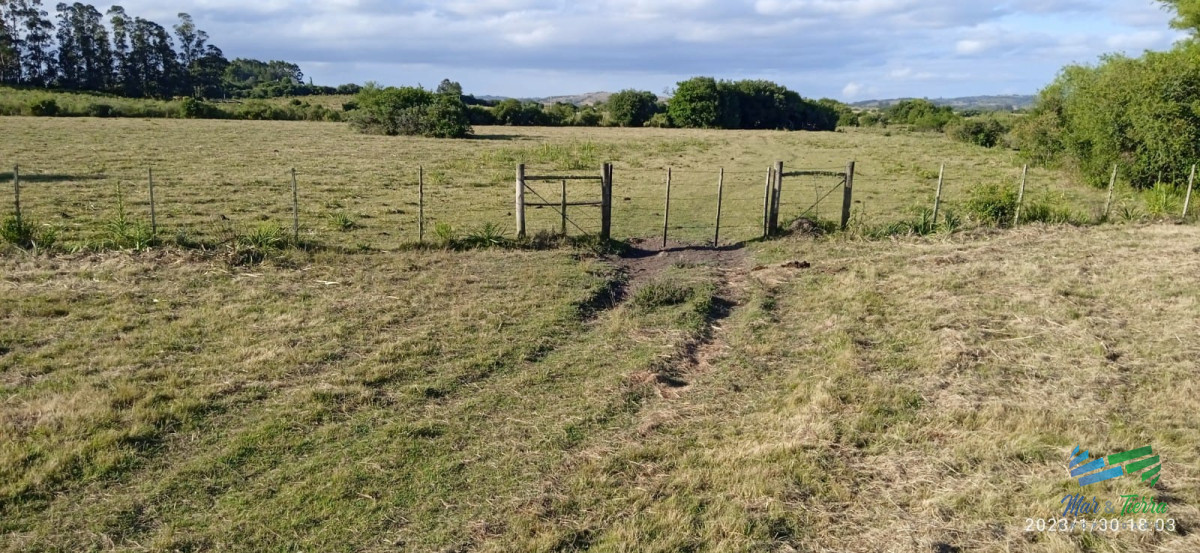 Chacra ID.4188 - Excepcional Casa de campo, Ideal para vivir todo el año, costa de arroyo y a 30 minutos de Punta 