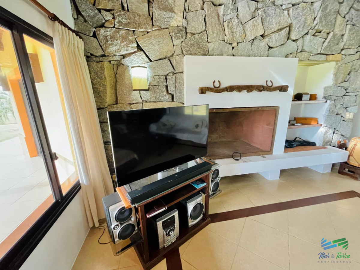 Chacra ID.2526 - Casa en venta en barrio privado EL Quijote, La Barra, Punta del Este