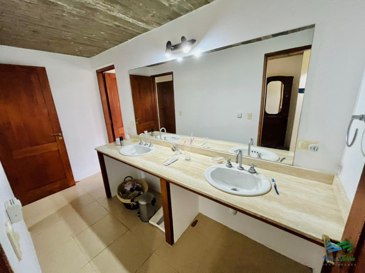 Chacra ID.2526 - Casa en venta en barrio privado EL Quijote, La Barra, Punta del Este