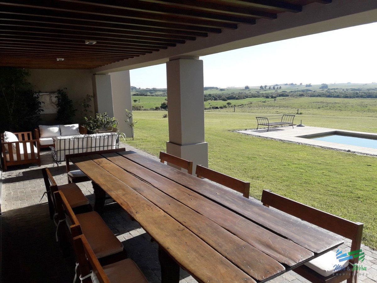Campo Ref.4168 - Muy lindo campo en Jose Ignacio con importante casa y costa al arroyo Jose Ignacio