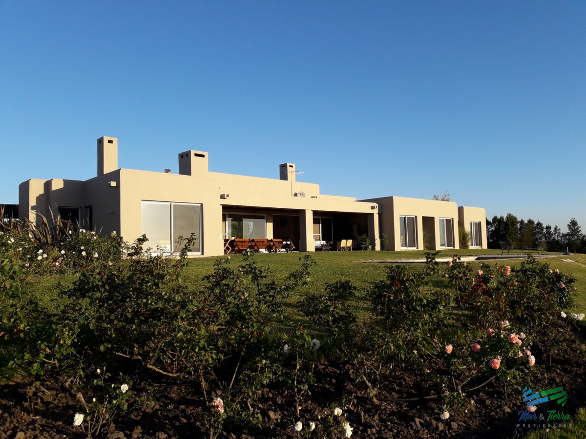 Campo Ref.4168 - Muy lindo campo en Jose Ignacio con importante casa y costa al arroyo Jose Ignacio