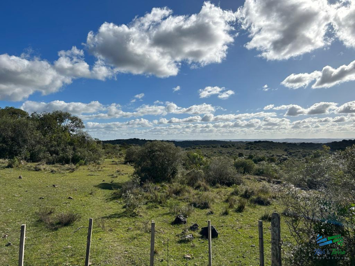 Campo Ref.4336 - Lindo campo para fraccionar, sobre ruta y a poco mas de 1 hora de Punta