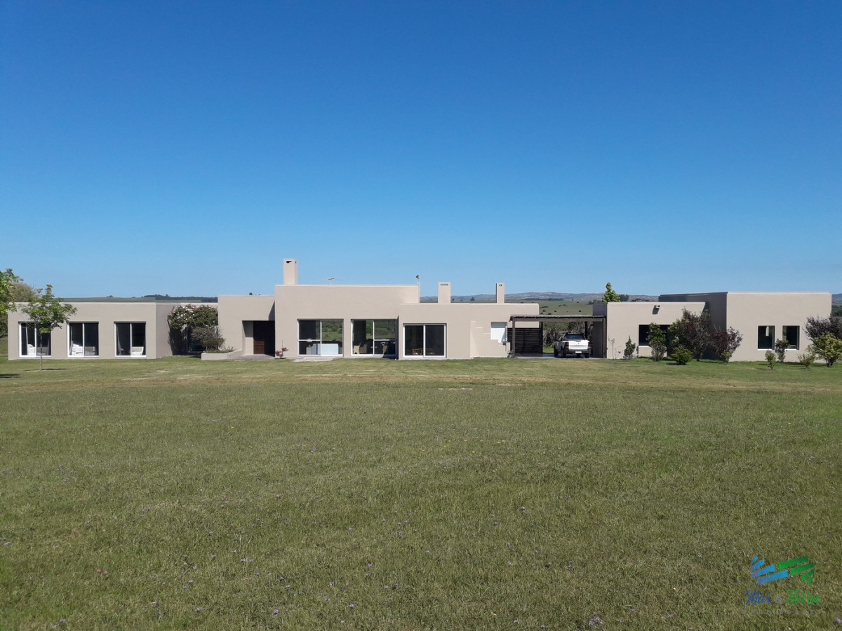 Campo Ref.4168 - Muy lindo campo en Jose Ignacio con importante casa y costa al arroyo Jose Ignacio