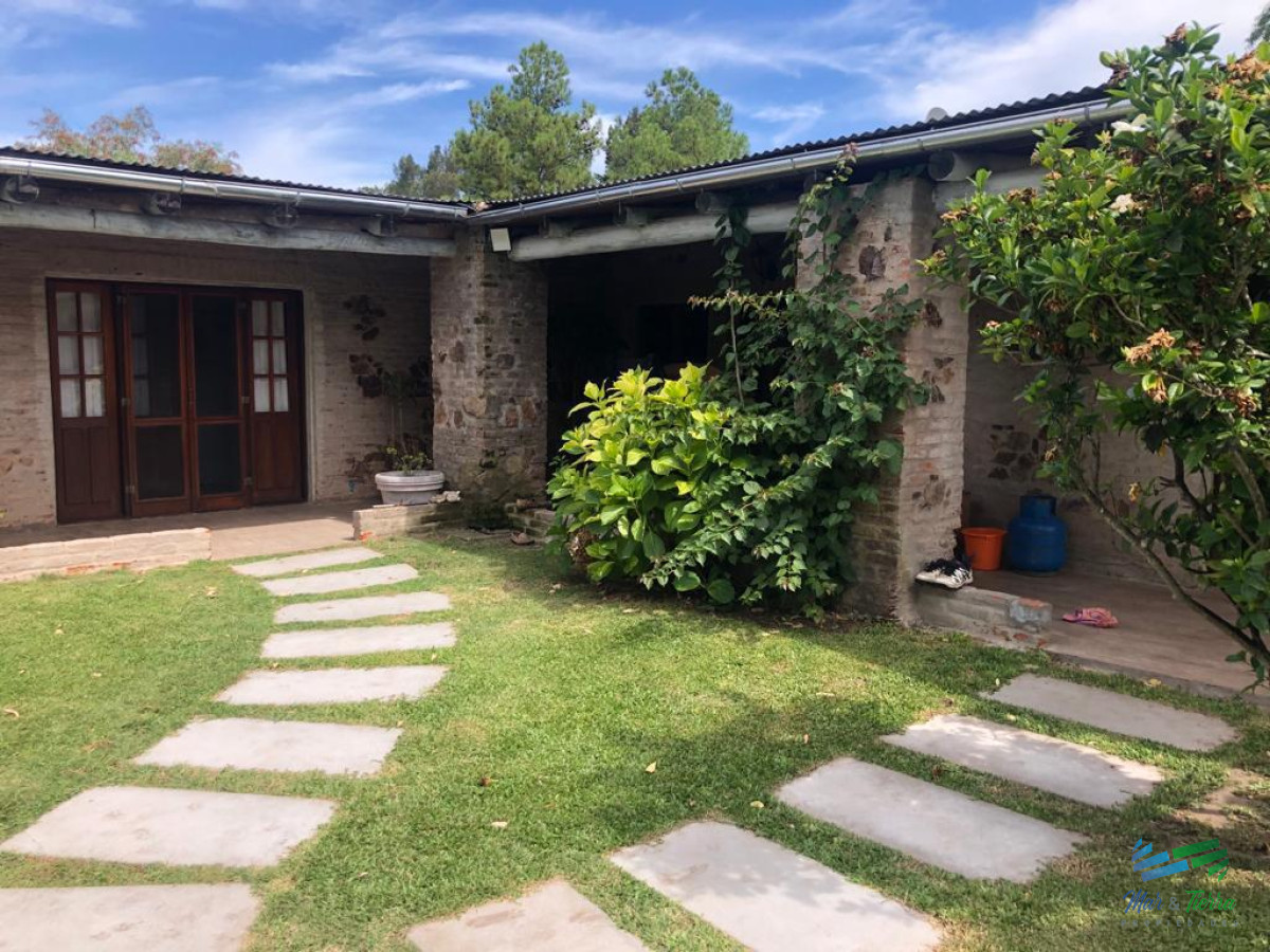 Campo Ref.4381 - Establecimiento Completo a 30 minutos de Punta, no se lo pierda !