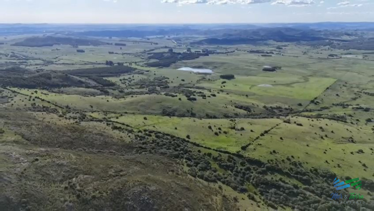 Campo Ref.5076 - Gran Potencial Turístico, apto para fraccionamiento de chacras en ubicación inmejorable.