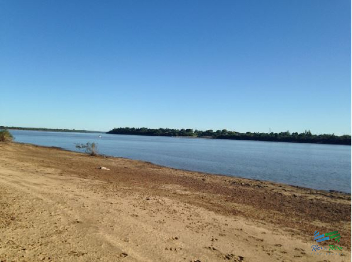 Campo Ref.4071 - 815 Has Campo Mixto con costa Rio Uruguay.