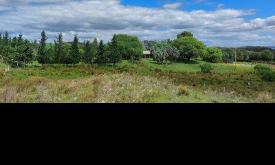 Espectacular campo chico ! si buscas un refugio para el recreo y disfrutar de la naturaleza no te pierdas de esta oportunidad !