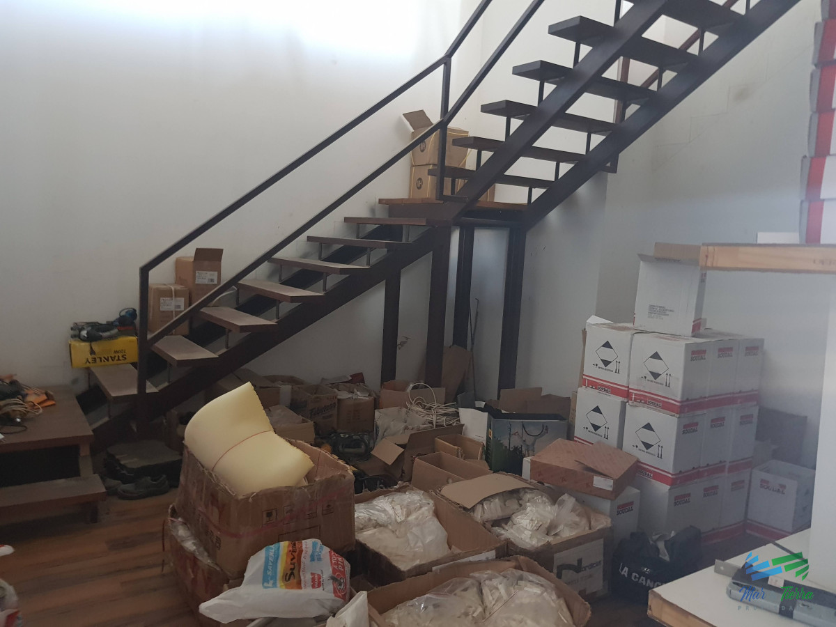 Local Comercial ID.2619 - En venta excelente galpon con oficinas, 600 m2, en Maldonado.