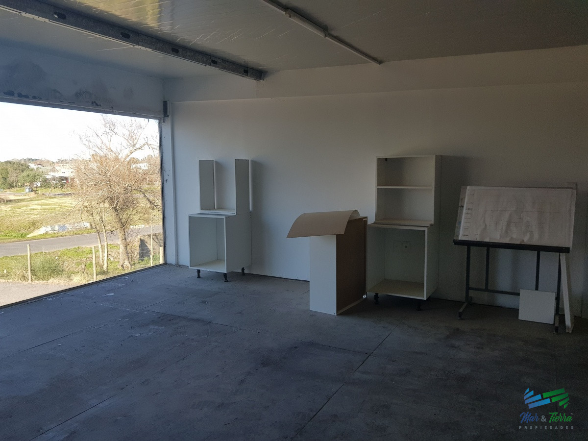 Local Comercial ID.2619 - En venta excelente galpon con oficinas, 600 m2, en Maldonado.