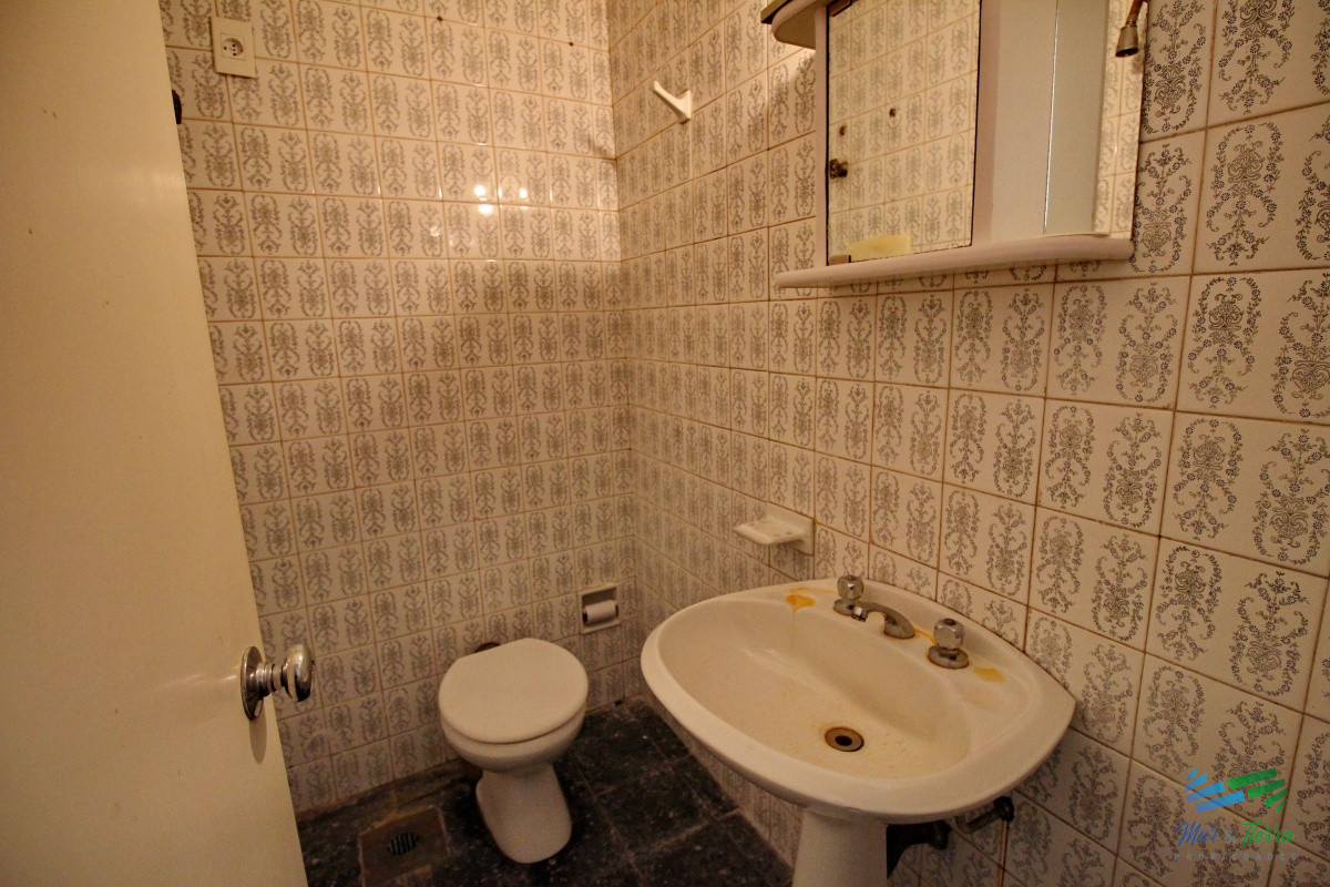 Local Comercial ID.2833 - VENDO LOCAL A LA CALLE CON BAÑO SOBRE GORLERO, PUNTA DEL ESTE