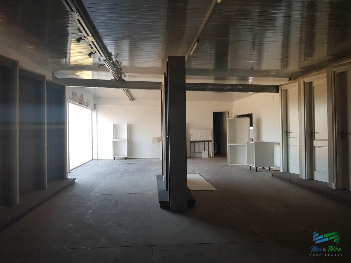 Local Comercial ID.2619 - En venta excelente galpon con oficinas, 600 m2, en Maldonado.