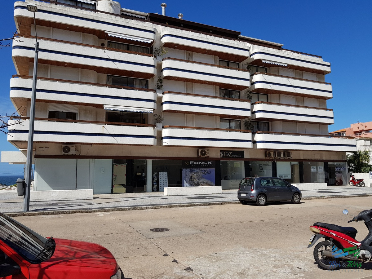 Local Comercial ID.2081 - En venta Local a la calle con baño en Peninsula, Punta del Este.