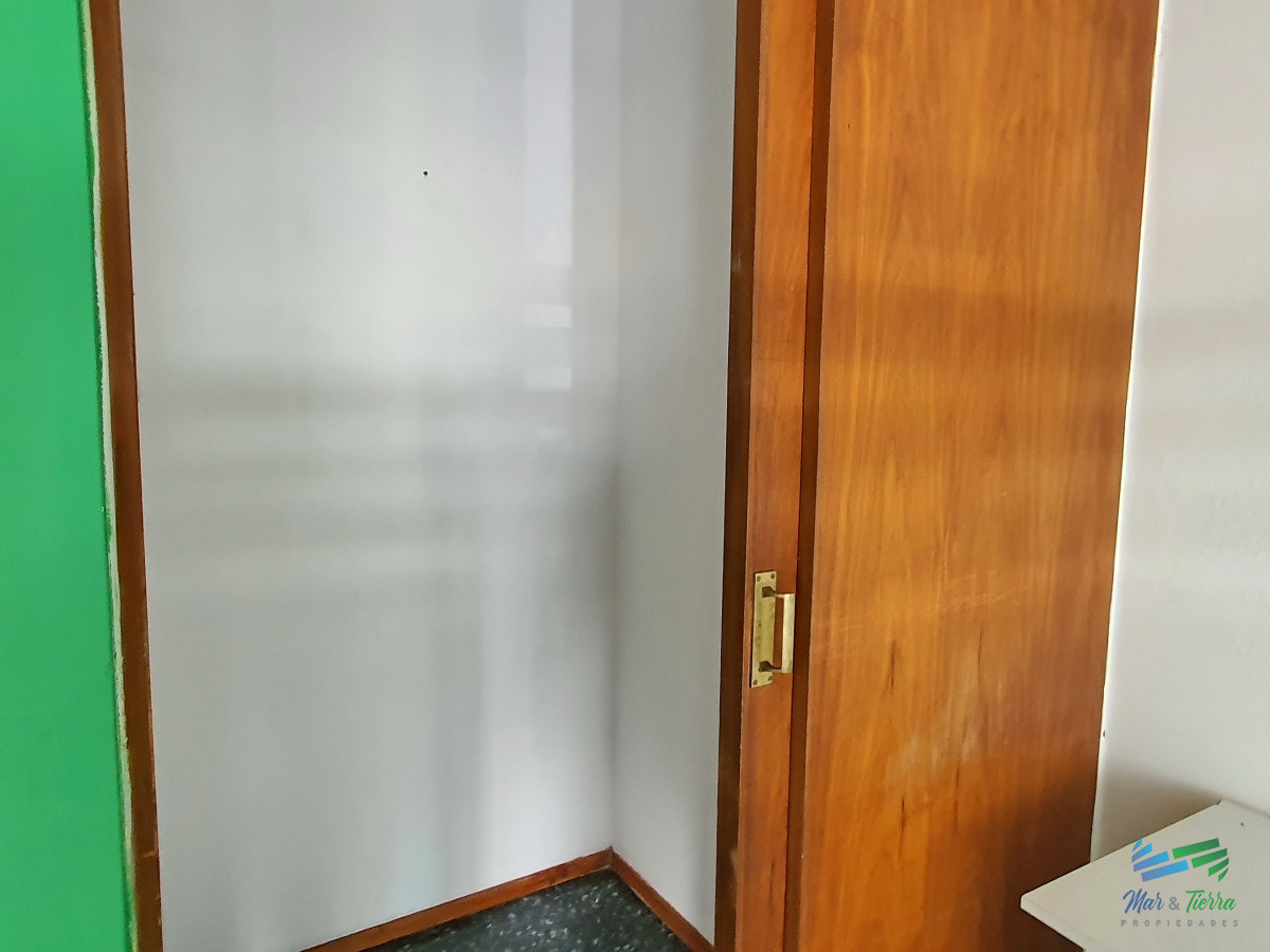 Local Comercial ID.2833 - VENDO LOCAL A LA CALLE CON BAÑO SOBRE GORLERO, PUNTA DEL ESTE