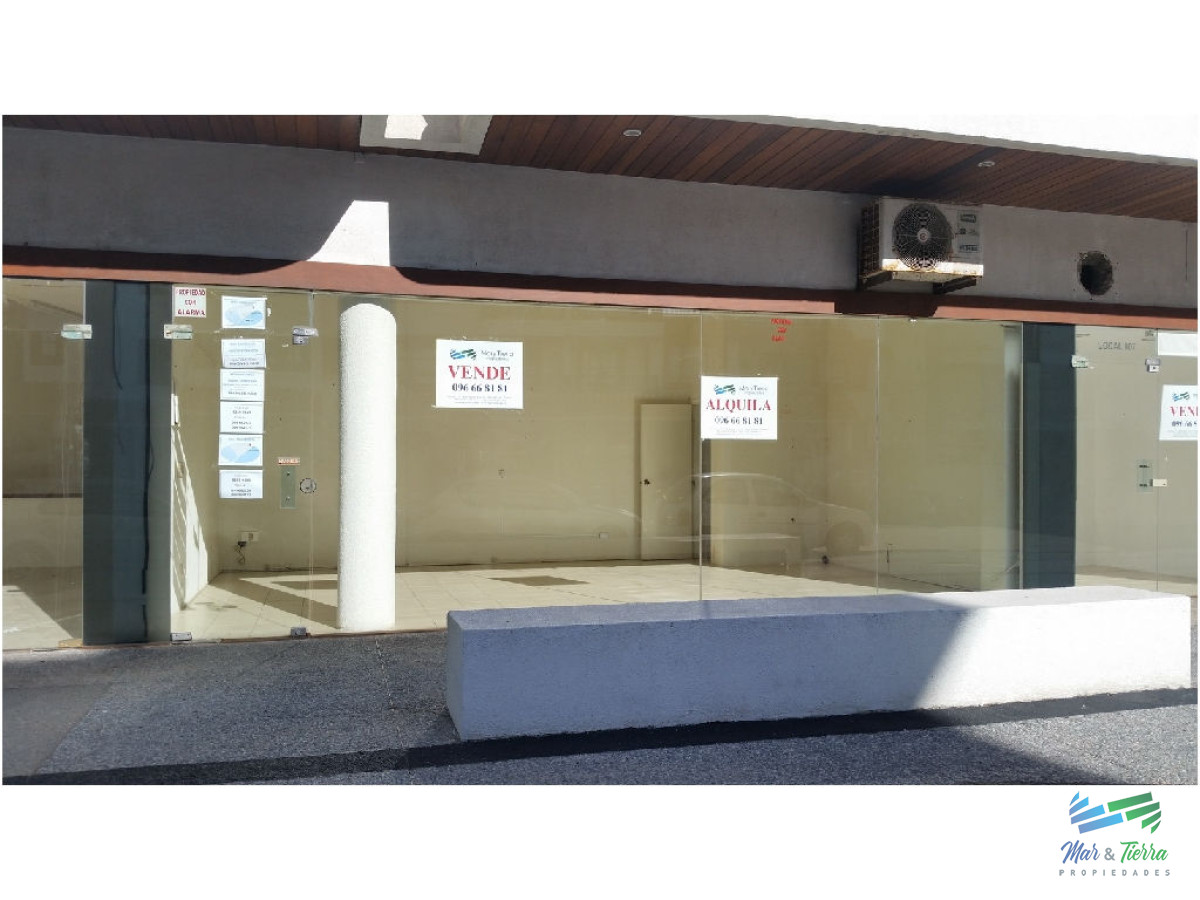 Local Comercial ID.2066 - Vendo local a la calle con muy buen frente vidriado.