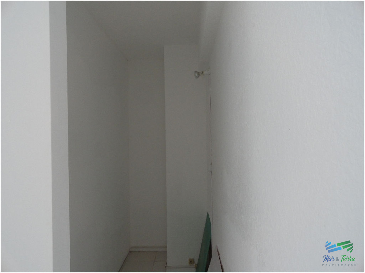 Local Comercial ID.2069 - Local en Punta del Este, Península