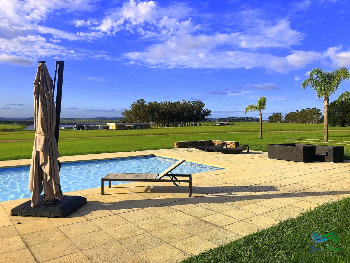 Terreno ID.4260 - Venta de gran terreno en Laguna de los Cisnes Punta Ballena