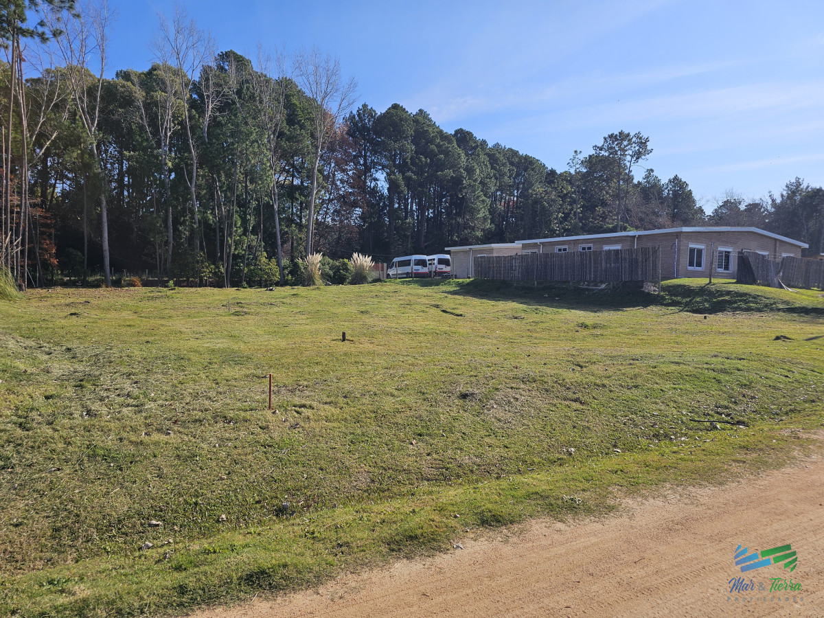 Terreno ID.3304 - Vendo Terreno 1.500 m2 en Barrio Privado Verde Mora, Punta Ballena, Punta del Este.