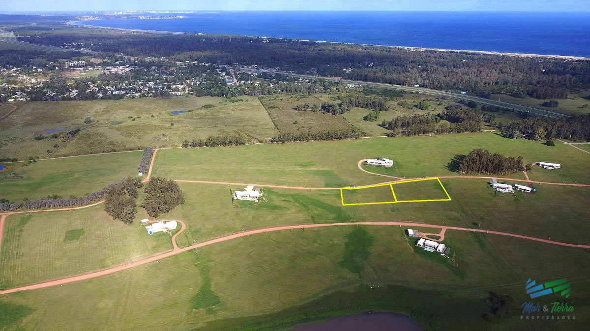 Terreno ID.4254 - Venta de  terreno proximo al aeropuesrto de Punta del Este en laguna de los cisnes