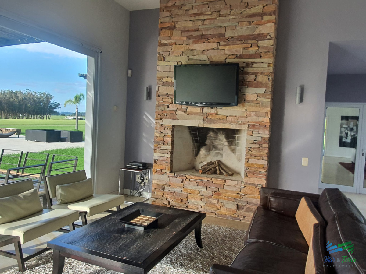 Terreno ID.4258 - Venta de terreno en Laguna de los Cisnes superficie de 6.700 m2 con costa de laguna