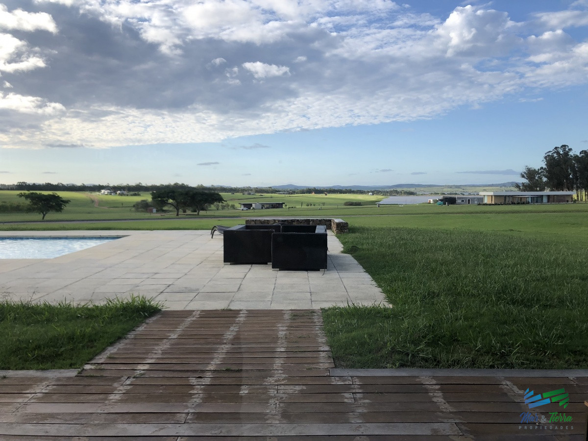Terreno ID.4256 - Terreno de mas de 5000 m2 con costa de laguna en Laguna de los Cisnes