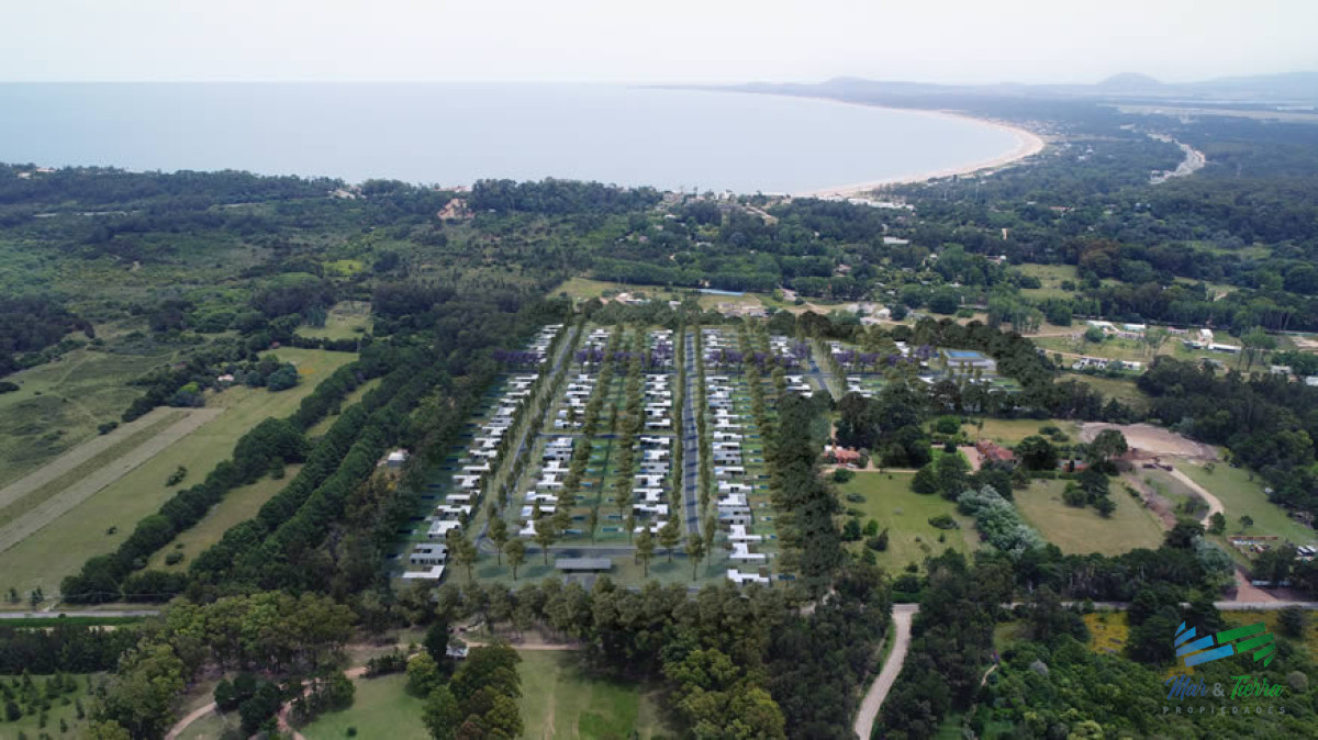 Terreno ID.5406 - En venta terreno en Barrio Privado, zona Piedras del Chileno, Punta del Este. FINANCIA!!!