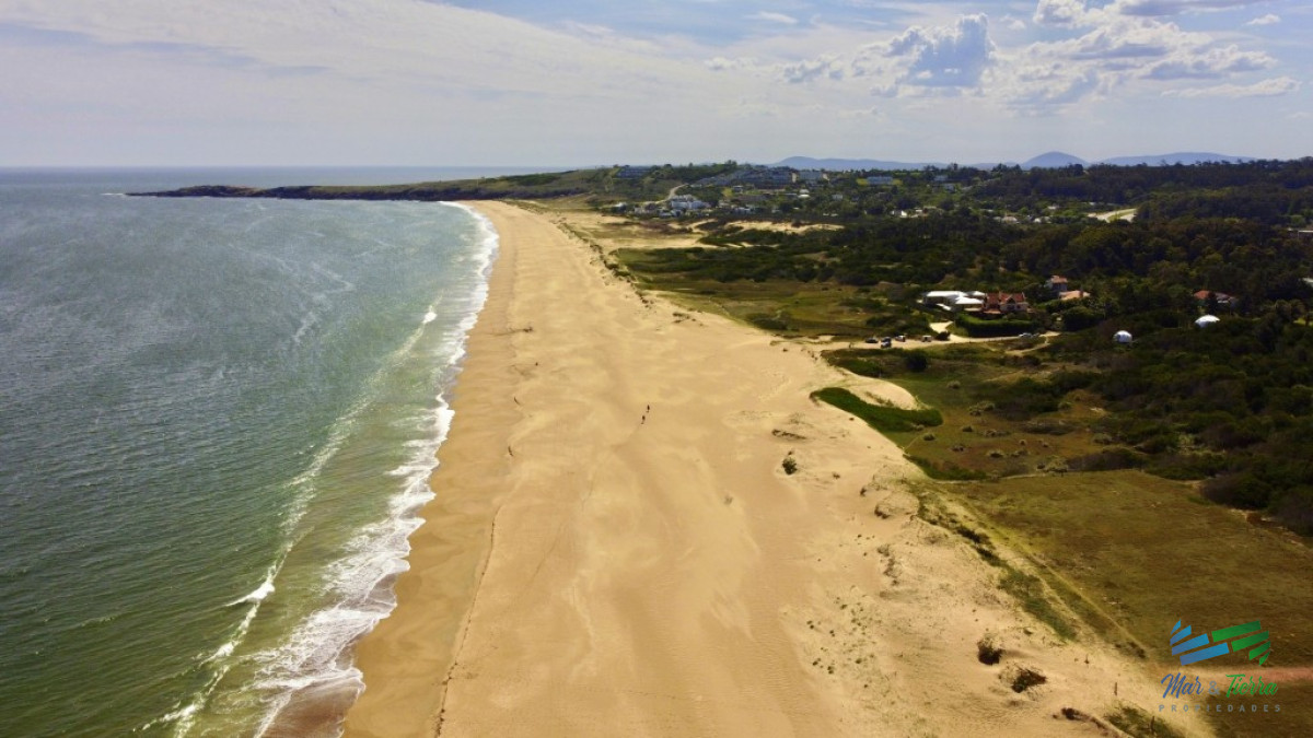 Terreno ID.3979 - Venta terreno primera linea Playa Mansa 