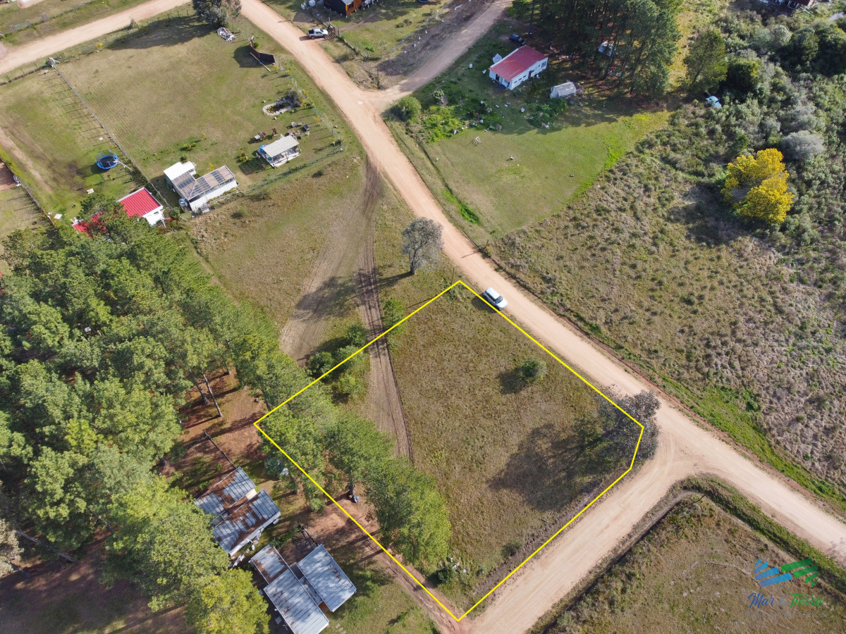 Terreno ID.5449 - Venta de terreno esquinero de 1.000 m2 en Chacras del Pinar Camino Lussich Maldonado 