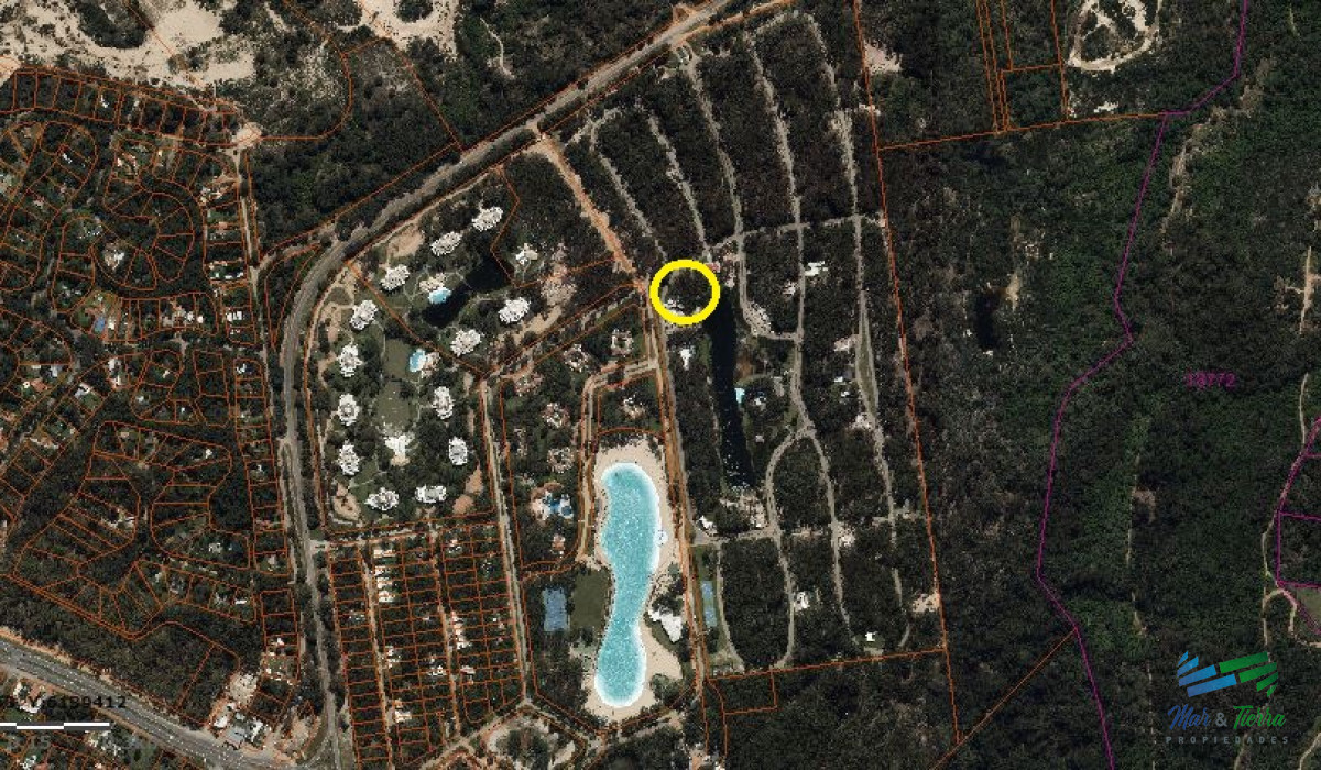 Terreno ID.4229 - Vendo terreno sobre el lago en Bario privado Design Village de Solanas, Punta del Este