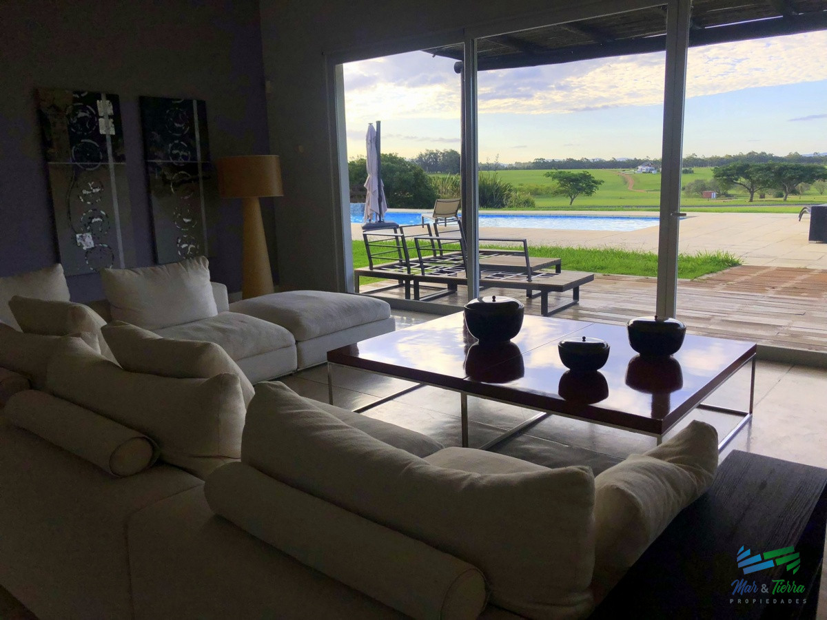 Terreno ID.4260 - Venta de gran terreno en Laguna de los Cisnes Punta Ballena