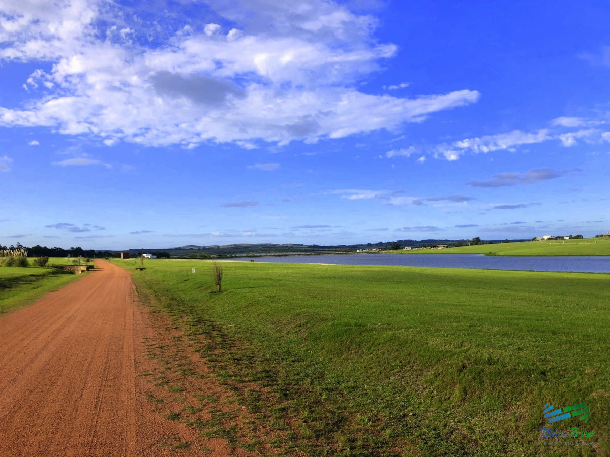 Terreno ID.4258 - Venta de terreno en Laguna de los Cisnes superficie de 6.700 m2 con costa de laguna