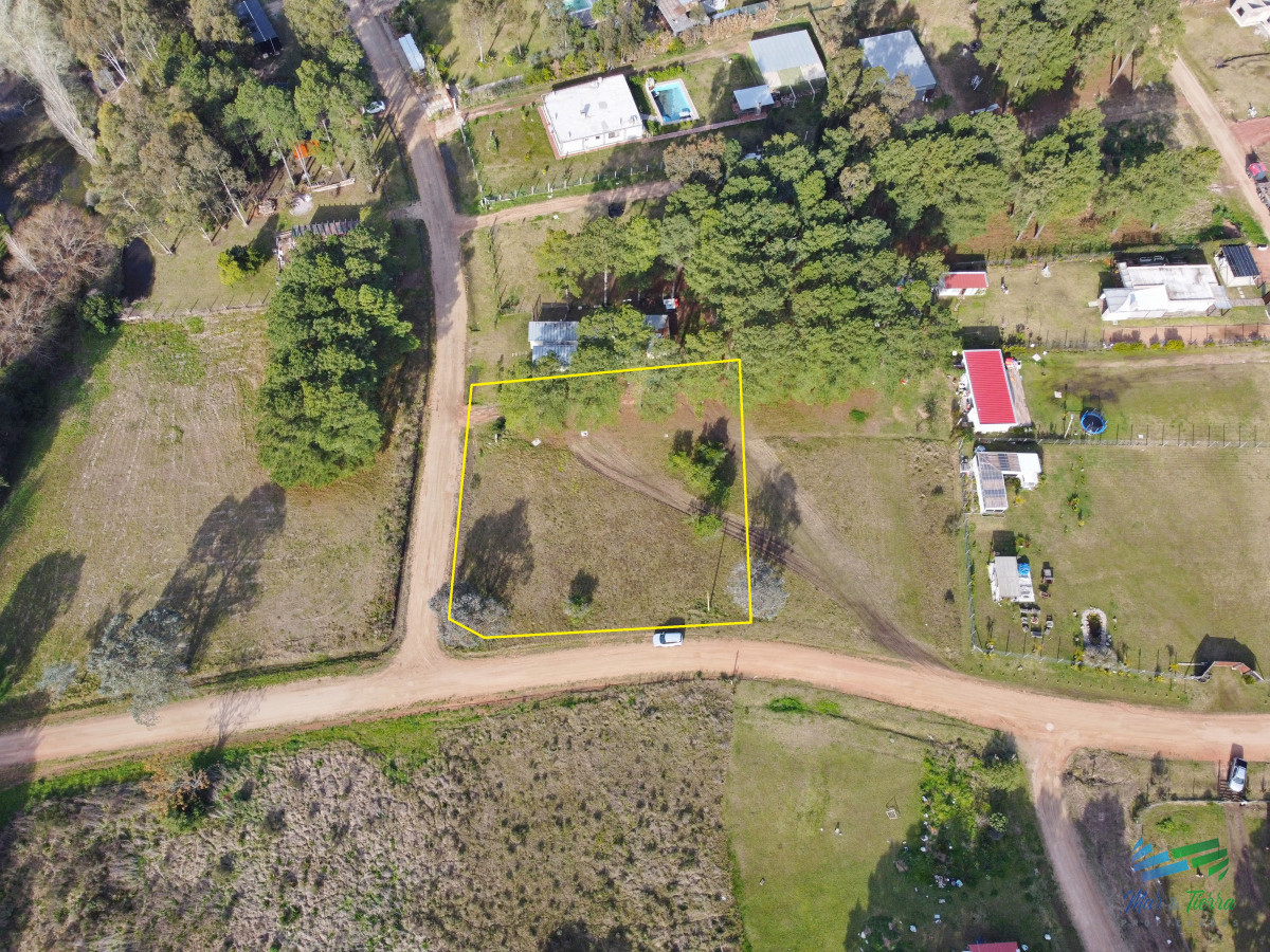 Terreno ID.5449 - Venta de terreno esquinero de 1.000 m2 en Chacras del Pinar Camino Lussich Maldonado 
