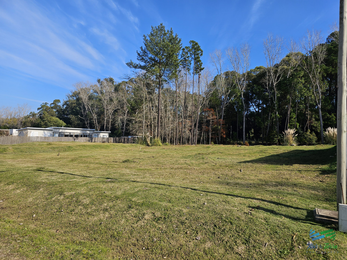 Terreno ID.3304 - Vendo Terreno 1.500 m2 en Barrio Privado Verde Mora, Punta Ballena, Punta del Este.