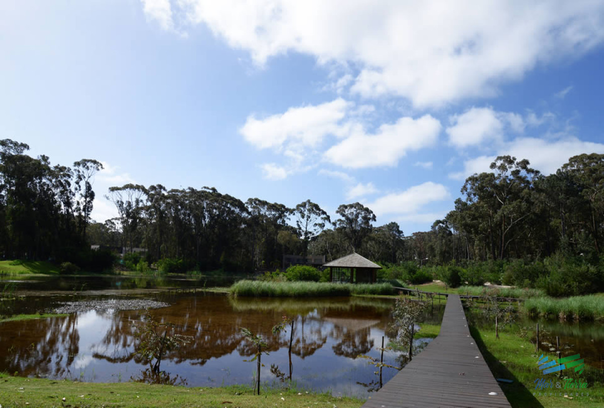 Terreno ID.4933 - En venta terreno en Bario privado Design Village de Solanas, Punta del Este