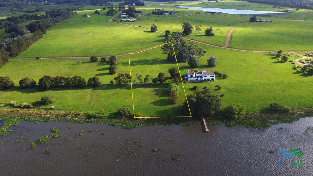 Terreno ID.4258 - Venta de terreno en Laguna de los Cisnes superficie de 6.700 m2 con costa de laguna