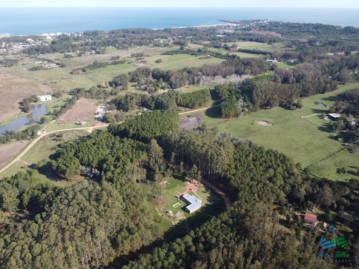 Terreno ID.4347 - Vendo terreno de 1 hectárea tipo chacra en Laguna del Diario, Punta del Este