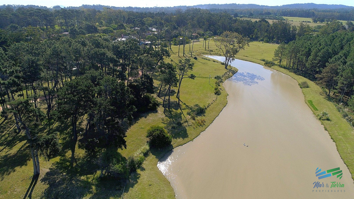 Terreno ID.4008 - Venta de terreno  m2 en playa Mansa Punta del Este