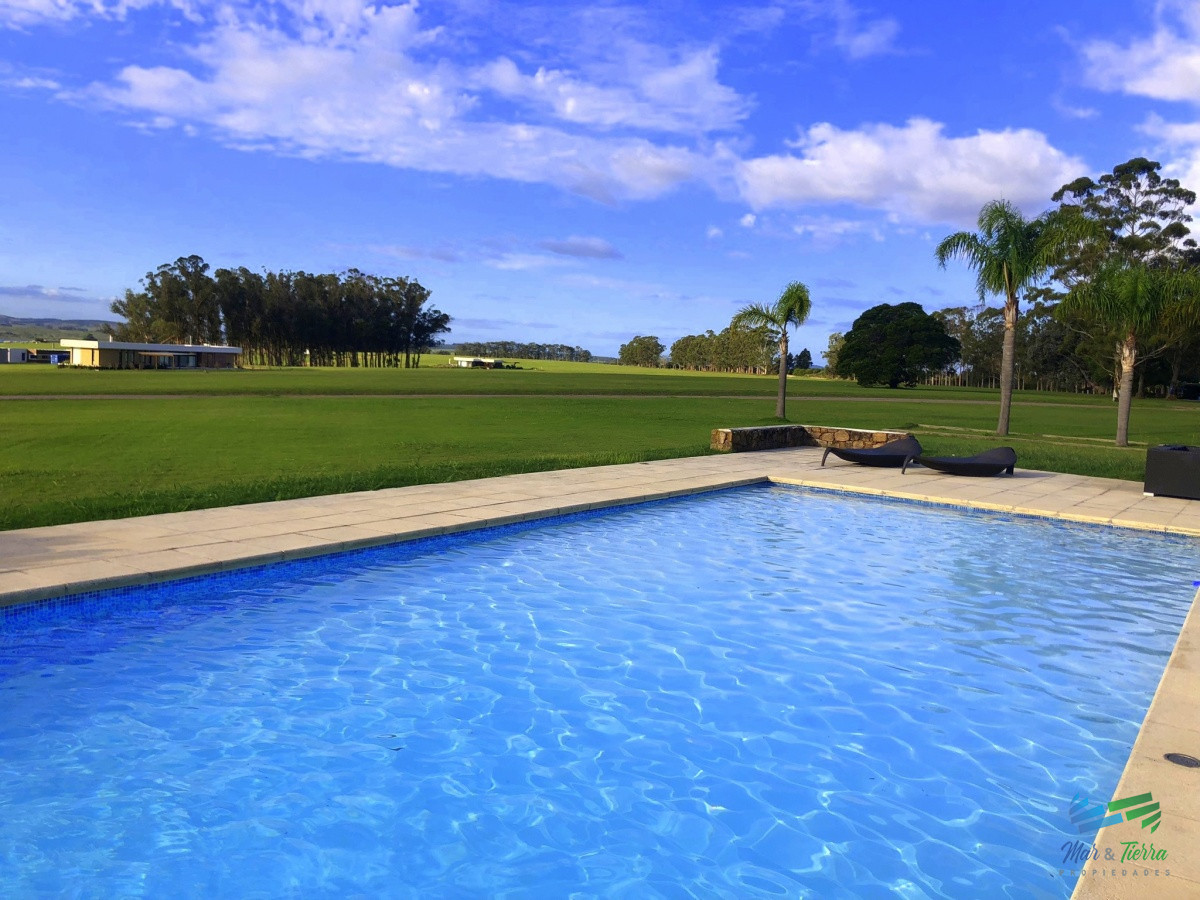 Terreno ID.4260 - Venta de gran terreno en Laguna de los Cisnes Punta Ballena