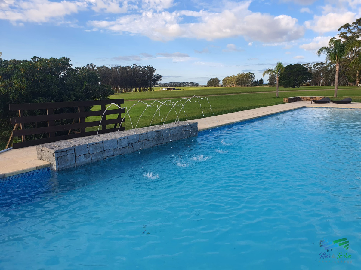 Terreno ID.4258 - Venta de terreno en Laguna de los Cisnes superficie de 6.700 m2 con costa de laguna