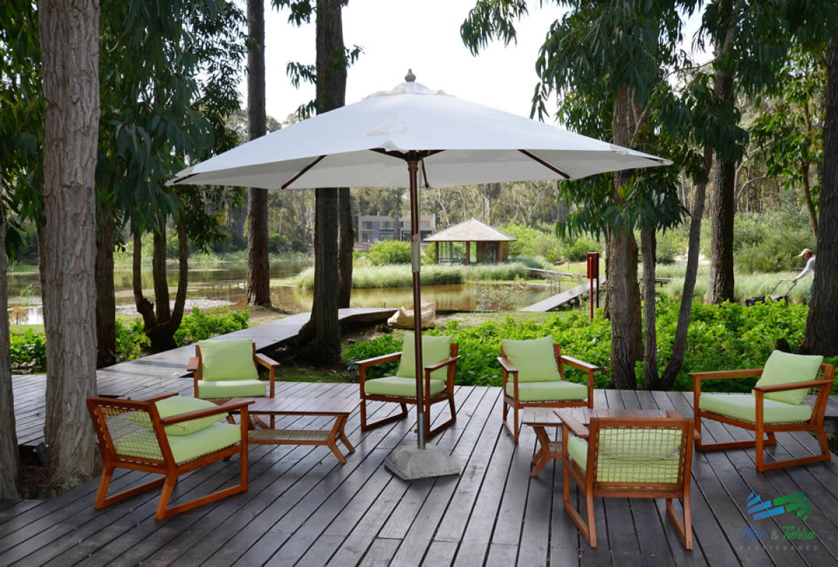 Terreno ID.4933 - En venta terreno en Bario privado Design Village de Solanas, Punta del Este