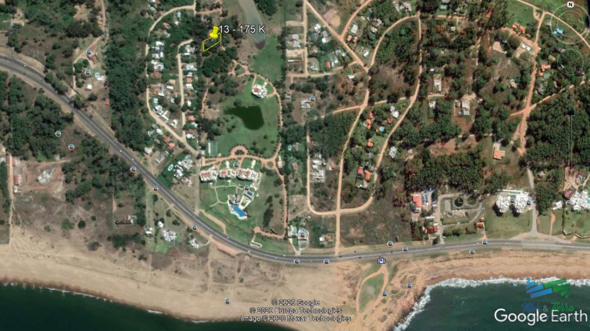 Terreno ID.4017 - Venta de terreno de 995 m2 en playa Mansa pada 2 punra del este