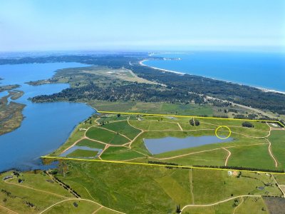 Venta de terreno en Laguna de los Cisnes con costa de laguna 