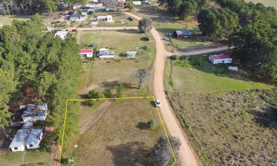 Venta de terreno esquinero de 1.000 m2 en Chacras del Pinar Camino Lussich Maldonado