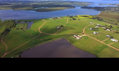 Terreno de mas de 5000 m2 con costa de laguna en Laguna de los Cisnes