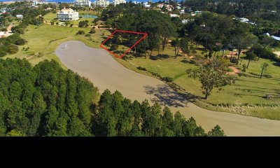 Venta del terreno en barrio privado Punta del Este