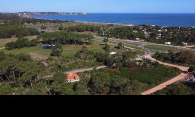 Venta de terreno en Club  del Lago cerca de la playa