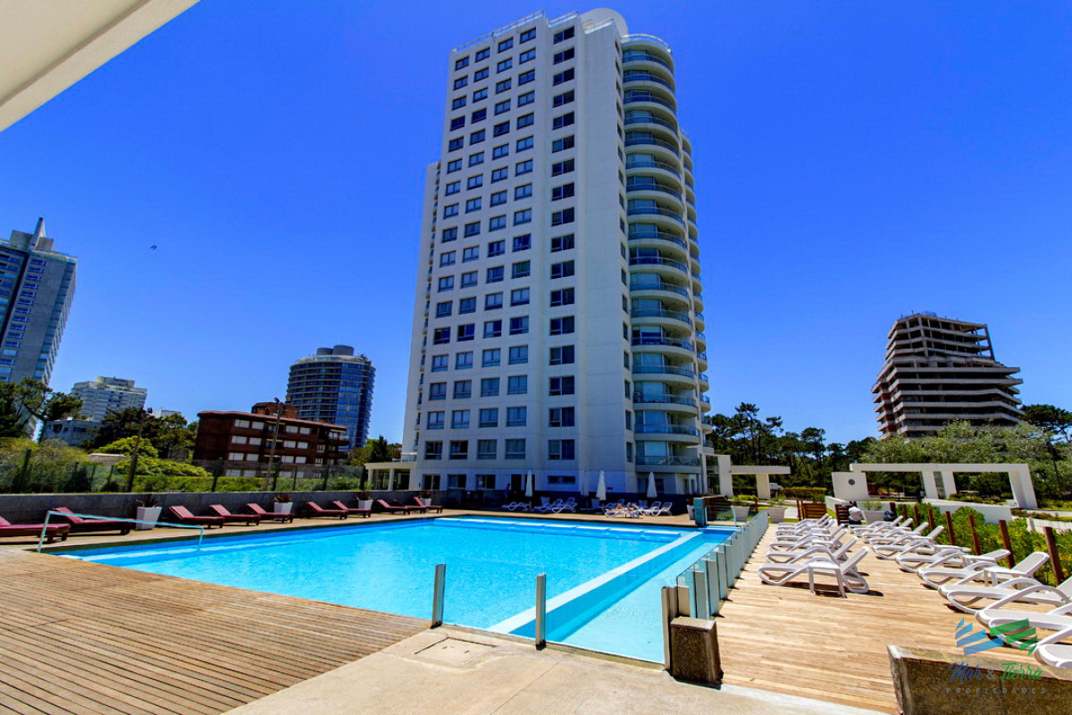 Apartamento ID.368 - Apartamento en Roosevelt, 2 dormitorios, edificio con servicios, temporada 2025 