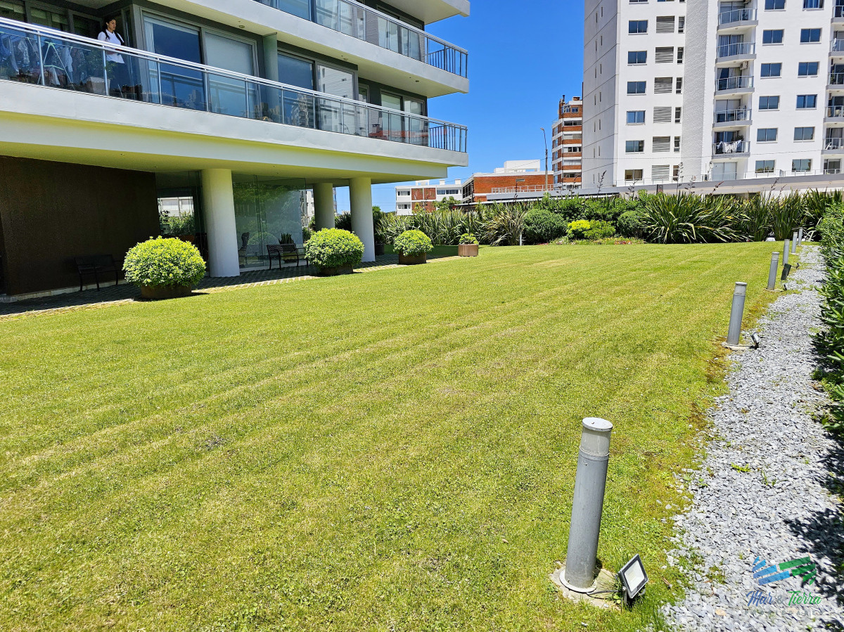 Apartamento ID.4952 - Venta de apartamento 2 dormitorios en Onix Punta del este playa Brava 