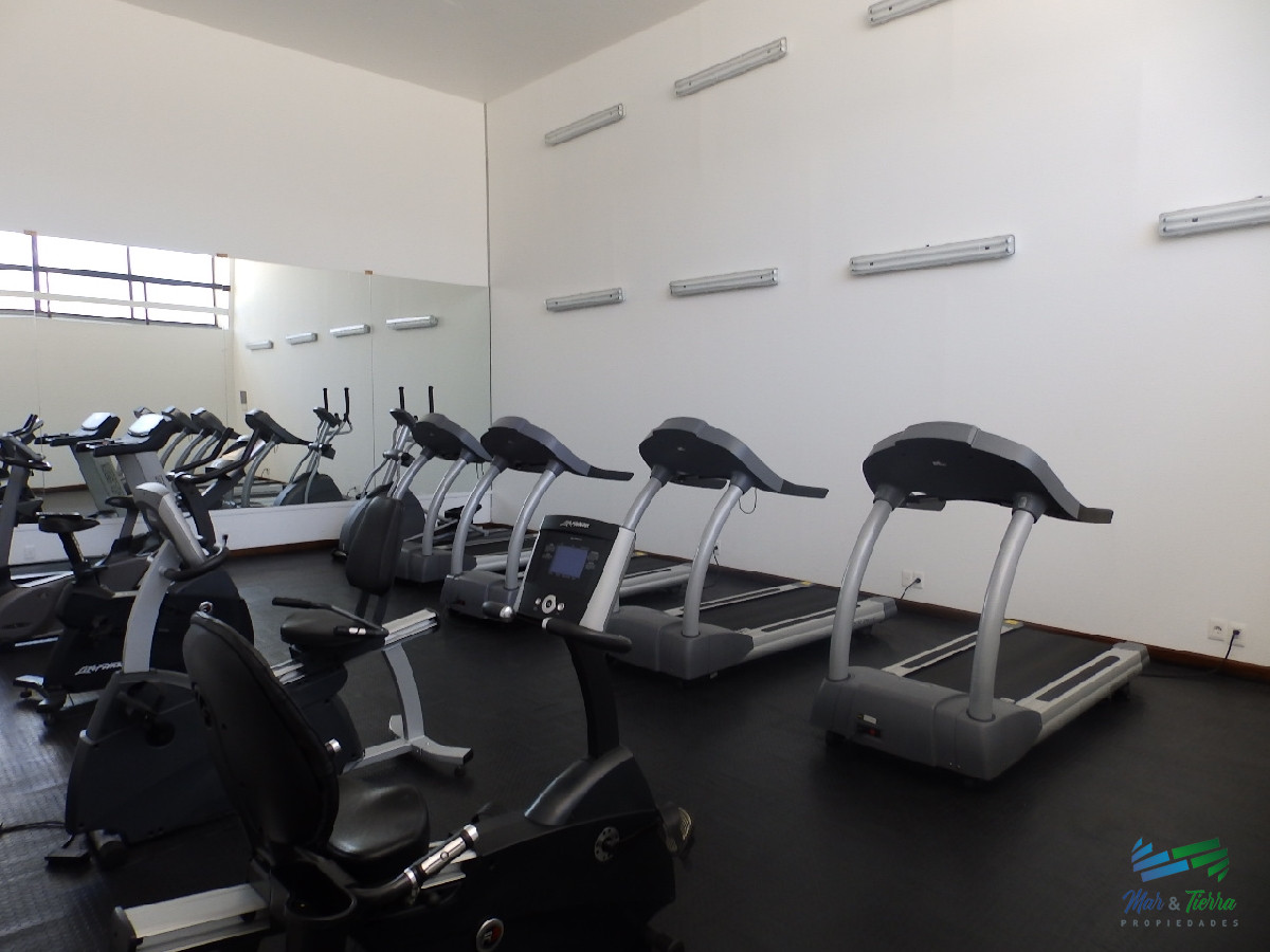 Apartamento ID.1177 - Muy  lindo apartamento ubicado sobre playa brava, cuarto piso,  con ambientes amplios.