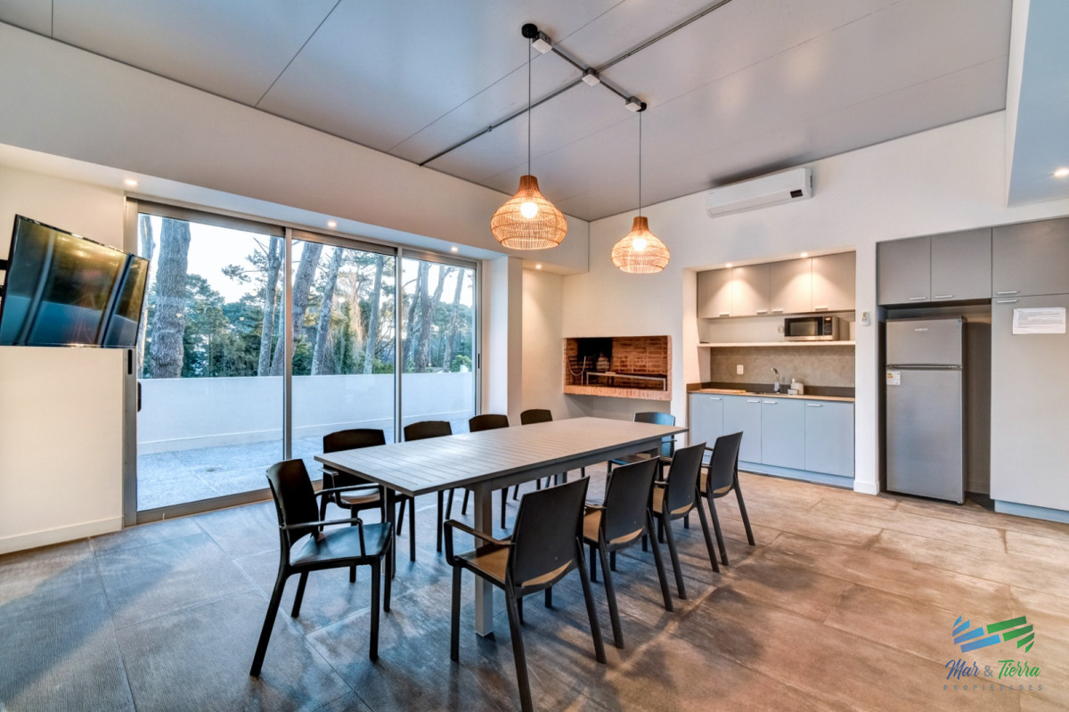 Apartamento ID.4869 - En venta apartamento 1 dormitorio con servicios en Ocean Drive Country, Punta del Este.